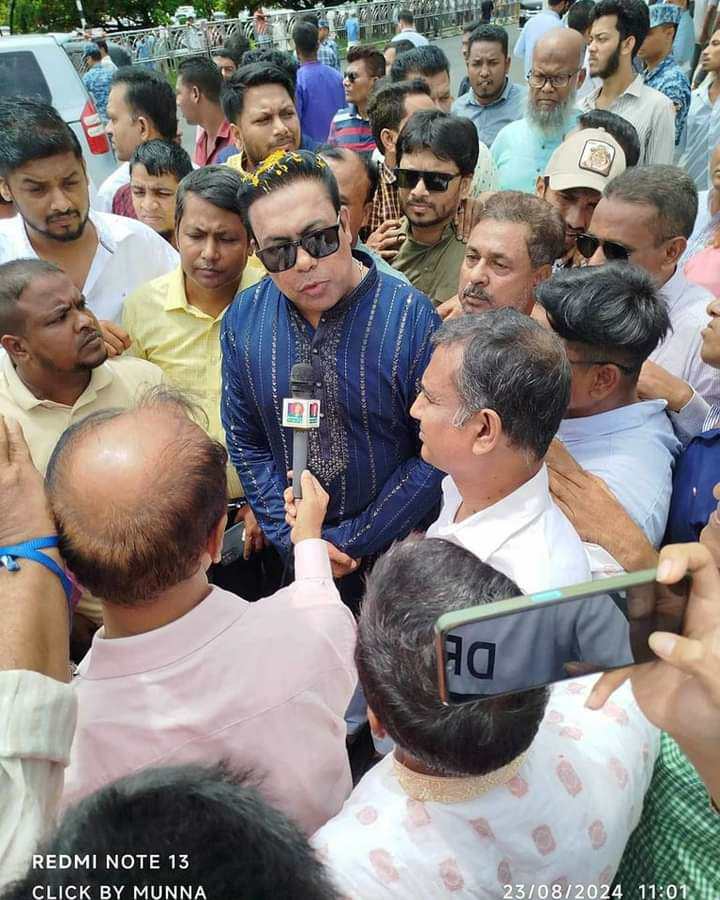 বিএনপির কেন্দ্রীয় স্থায়ী কমিটির সদস্য মিল্টন ভূঁইয়া কে বিমান বন্দরে হাজারো জনতার সংবর্ধনা