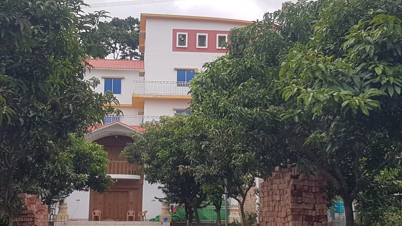 চেয়ারম্যান আর দলীয় পদের জোড়ে অন্যের জমিতে তৈরী করেছেন ডুপ্লেক্স বাড়ি