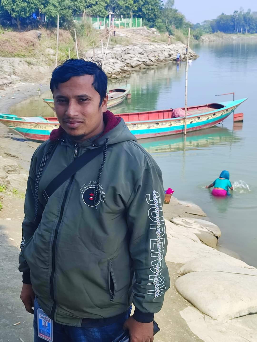 শ্রীনগরে সাংবাদিক তারিকুল ইসলাম এর উপর সন্ত্রাসী হামলা 