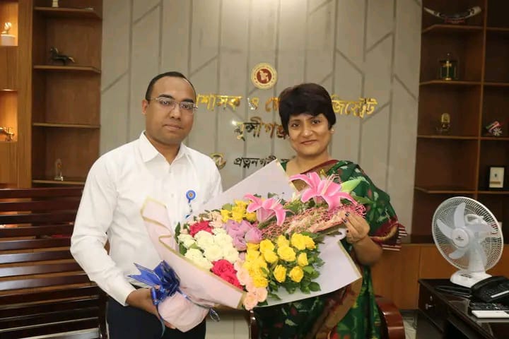 মুন্সীগঞ্জে নবাগত জেলা প্রশাসক দায়িত্বভার গ্রহণ করেন।