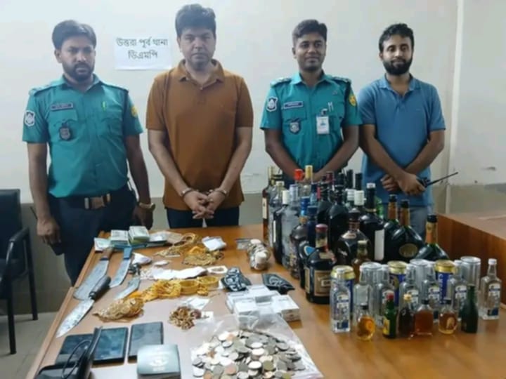 উত্তরা পুর্ব থানায় বিপুল পরিমাণ বিদেশী মদ, মুদ্রা ও দেশীয় অস্ত্রসহ আটক ১-