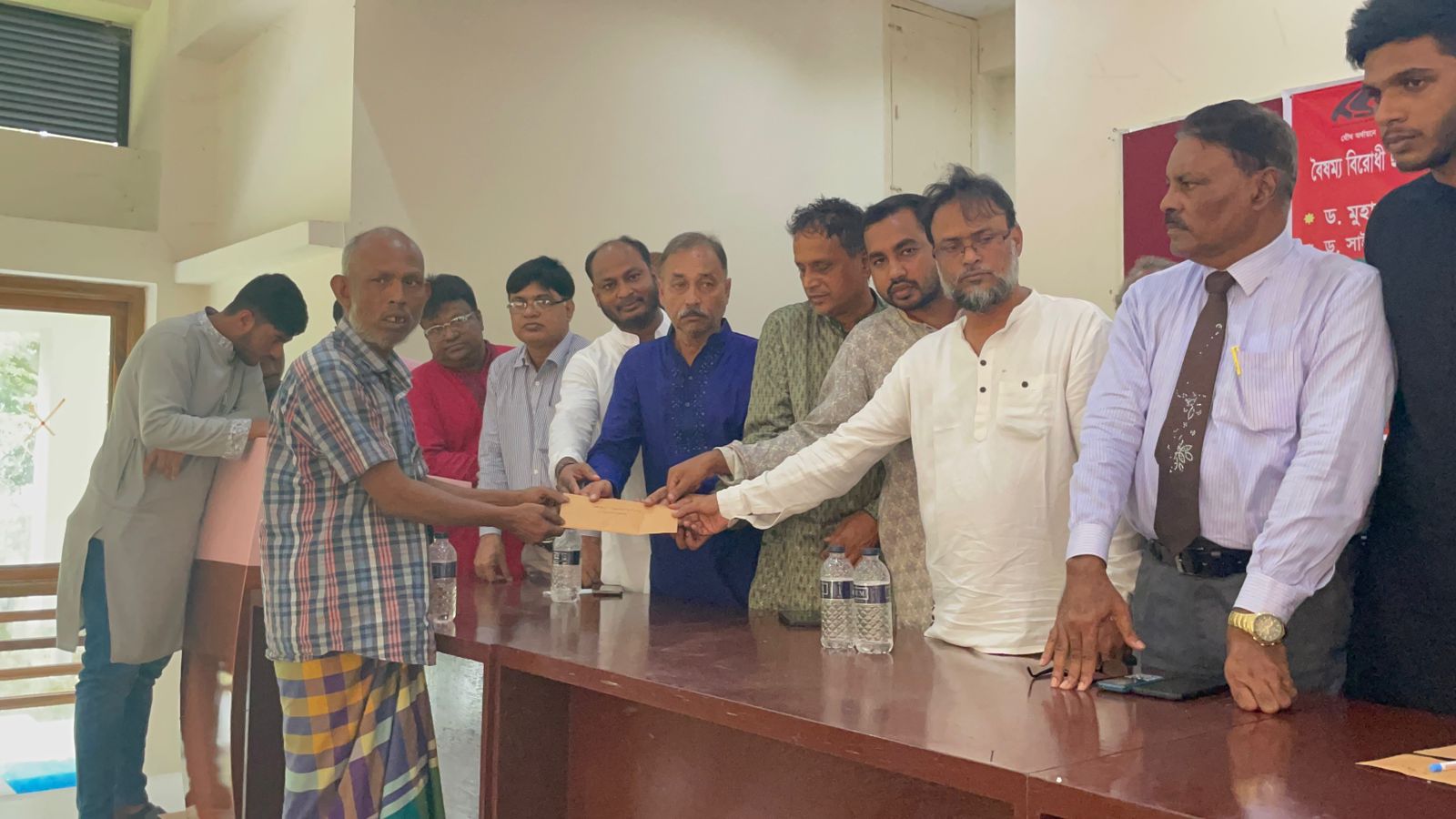 সিরাজদিখানে বৈষম্যবিরোধী ছাত্র আন্দোলনে শহীদ-আহতদের আর্থিক অনুদান ও দোয়া অনুষ্ঠান