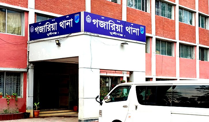 গজারিয়ায় স্ট্যান্ডে গাড়ির জন্য দাড়িয়ে থাকা ইঞ্জিণিয়ারের উপর দিয়ে তুলে দেওয়া হলো বাস