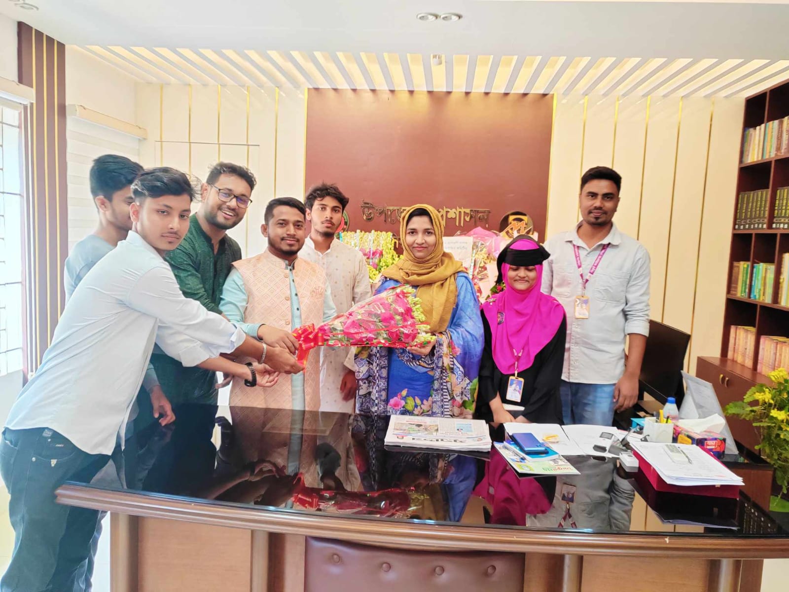 সিরাজদিখান উপজেলা নির্বাহী অফিসারের সাথে ঝিকুট ফাউন্ডেশনের মতবিনিময়