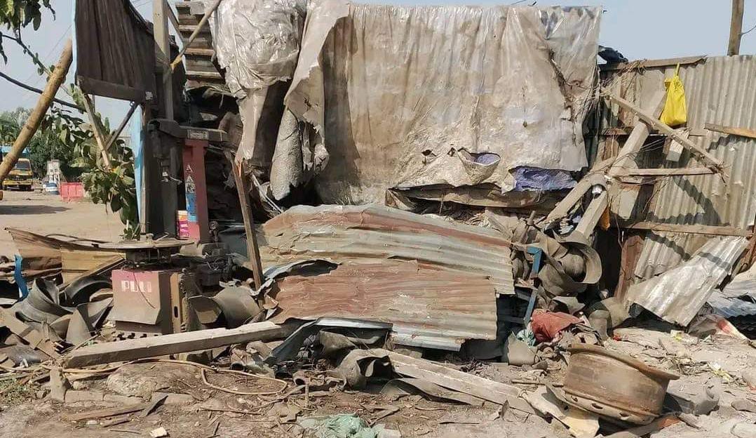 মুন্সীগঞ্জের গজারিয়ায় হাওয়া দেওয়ার মেশিন বিস্ফোরণ, ৩ শ্রমিক আহত