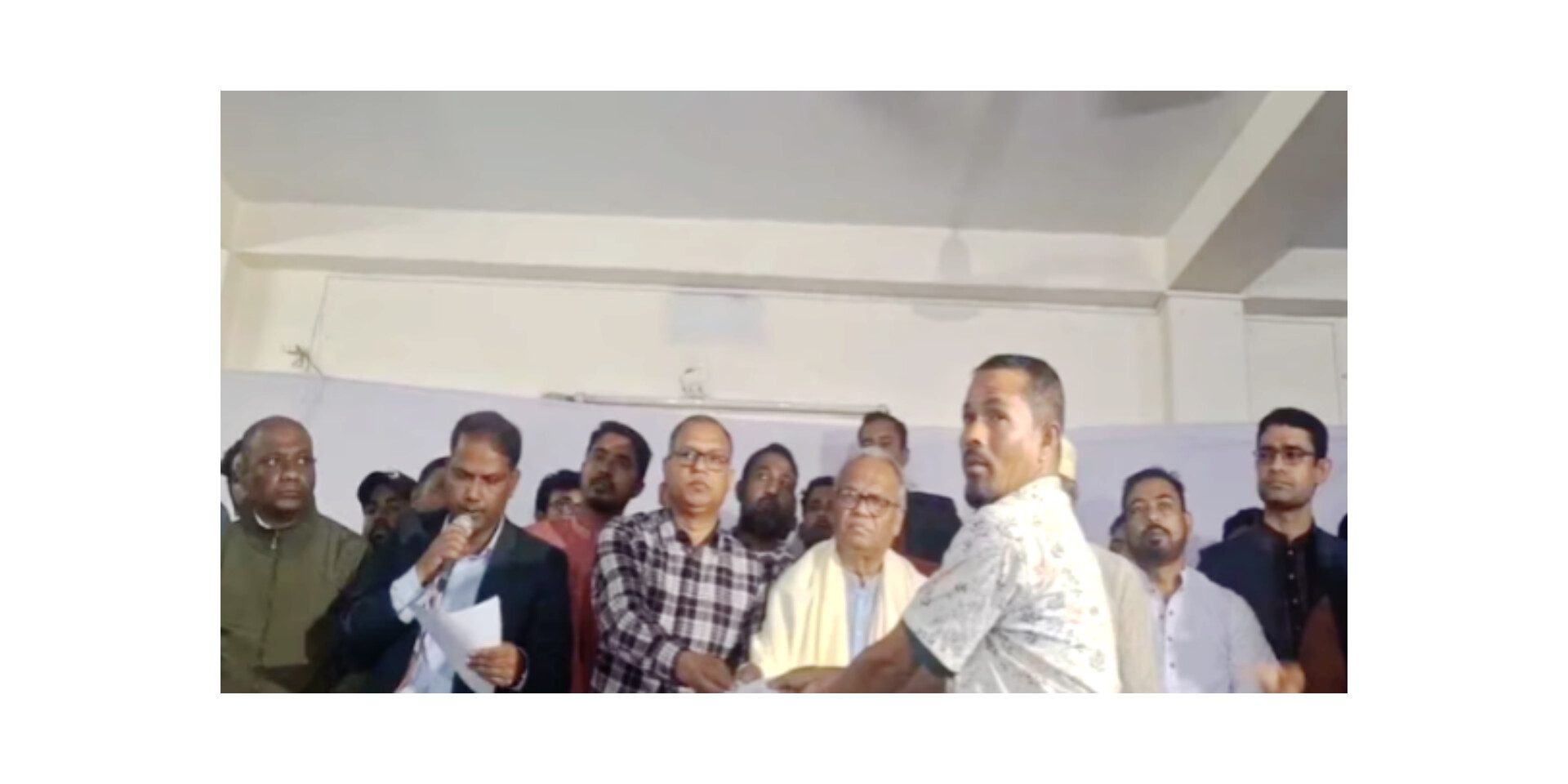 মোহাম্মদপুরে শহীদ ও আহত পরিবারের পাশে তারেক রহমান