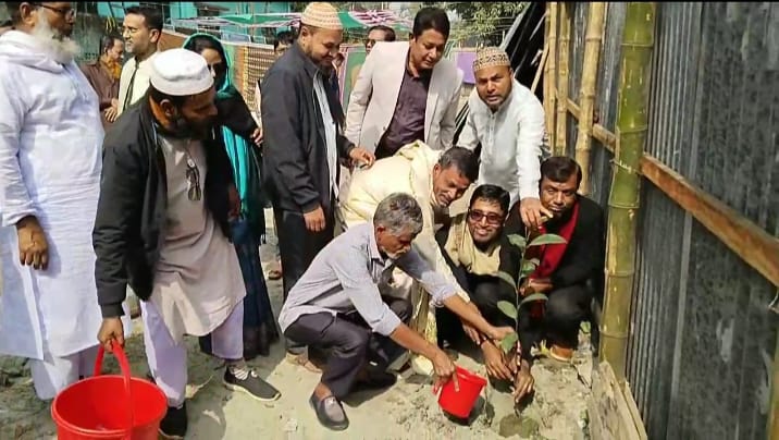 মুন্সীগঞ্জের সিরাজদিখানে সারা বাংলা ৮৮ ফাউন্ডেশনের শীতবস্ত্র বিতরণ