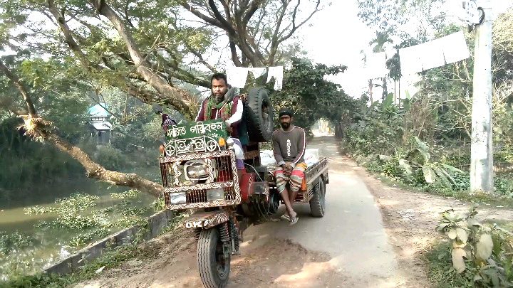 মুন্সীগঞ্জের টঙ্গীবাড়ী বা‌ঘিয়া বাজার থে‌কে কা‌লিবাড়ী রাস্তার বেহাল দশা