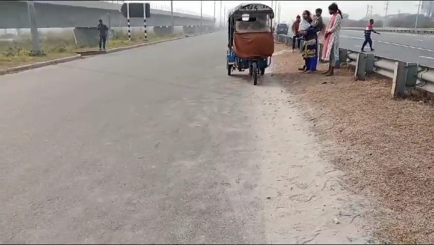 মুন্সীগঞ্জে ঢাকা-মাওয়া-এক্সপ্রেসওয়ের পদ্মা থানা এলাকায় যাত্রীবাহী বাসের চাপায় হেলপার নিহত।