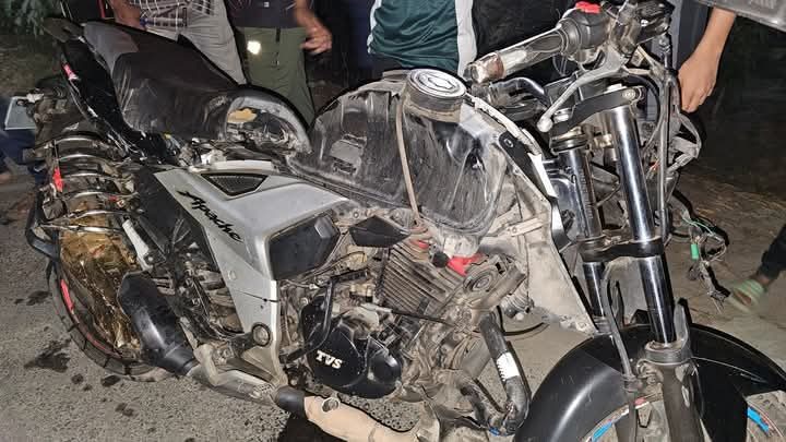 রাজবাড়ীর গোয়ালন্দে যাত্রীবাহী সাকুরা পরিবহনের ধাক্কায় নিহত-১,আহত-১