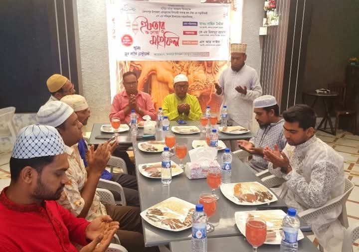 কেশবপুর উপজেলা প্রেসক্লাবে দোয়া ও ইফতার মাহফিল অনুষ্ঠিত 
