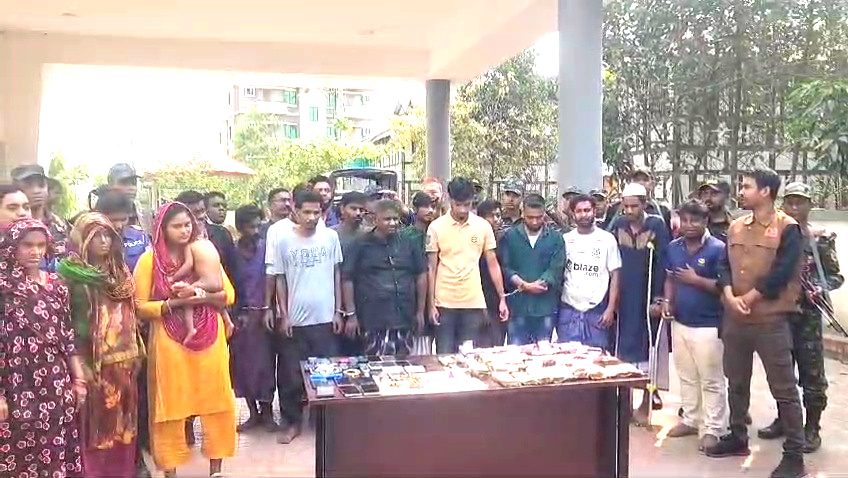 মুন্সীগঞ্জে লৌহজংয়ের গোয়ালিমান্দ্রায় মাদকবিরোধী অভিযান আটক ১৮