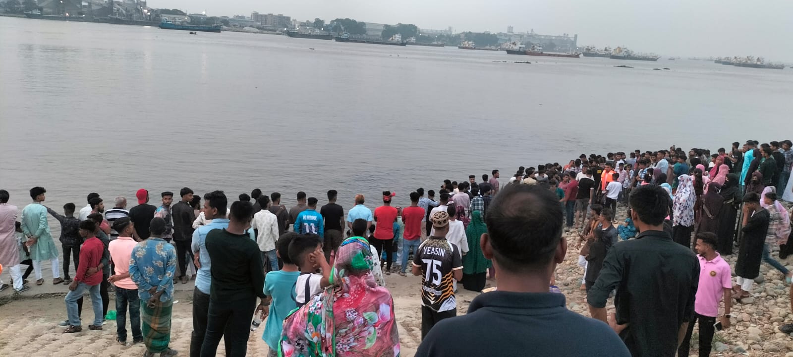 মুন্সীগঞ্জের গজারিয়ায় বন্ধুদের সঙ্গে নদীতে গোসলে নেমে তরুণ নিখোঁজ