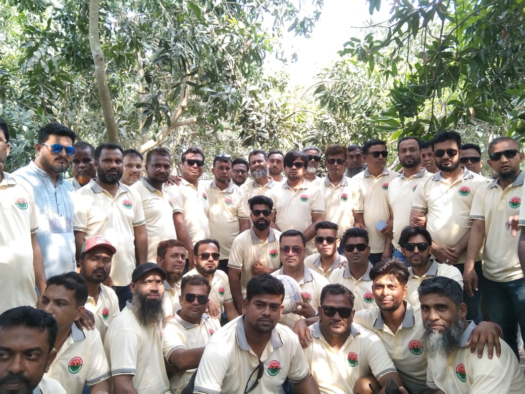 মুন্সীগঞ্জে টঙ্গীবাড়ী উপজেলা যুবদলের উদ্যোগে  বনভোজন 