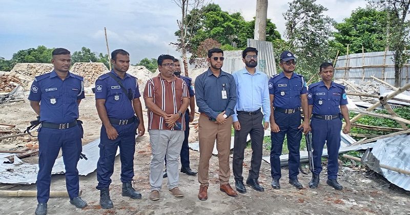 মুন্সীগঞ্জের গজারিয়ায় পৃথক তিনটি স্থানে অভিযান চালিয়ে অবৈধভাবে গ্যাস সংযোগ নিয়ে পরিচালিত তিনটি চুনা কারখানার গ্যাস সংযোগ বিচ্ছিন্নপূর্বক