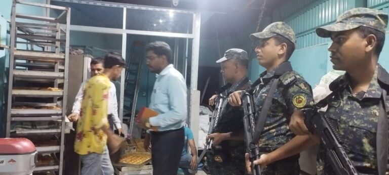 মুন্সীগঞ্জে ভোক্তা অধিকারের অভিযানে এক বেকারীকে জরিমানা