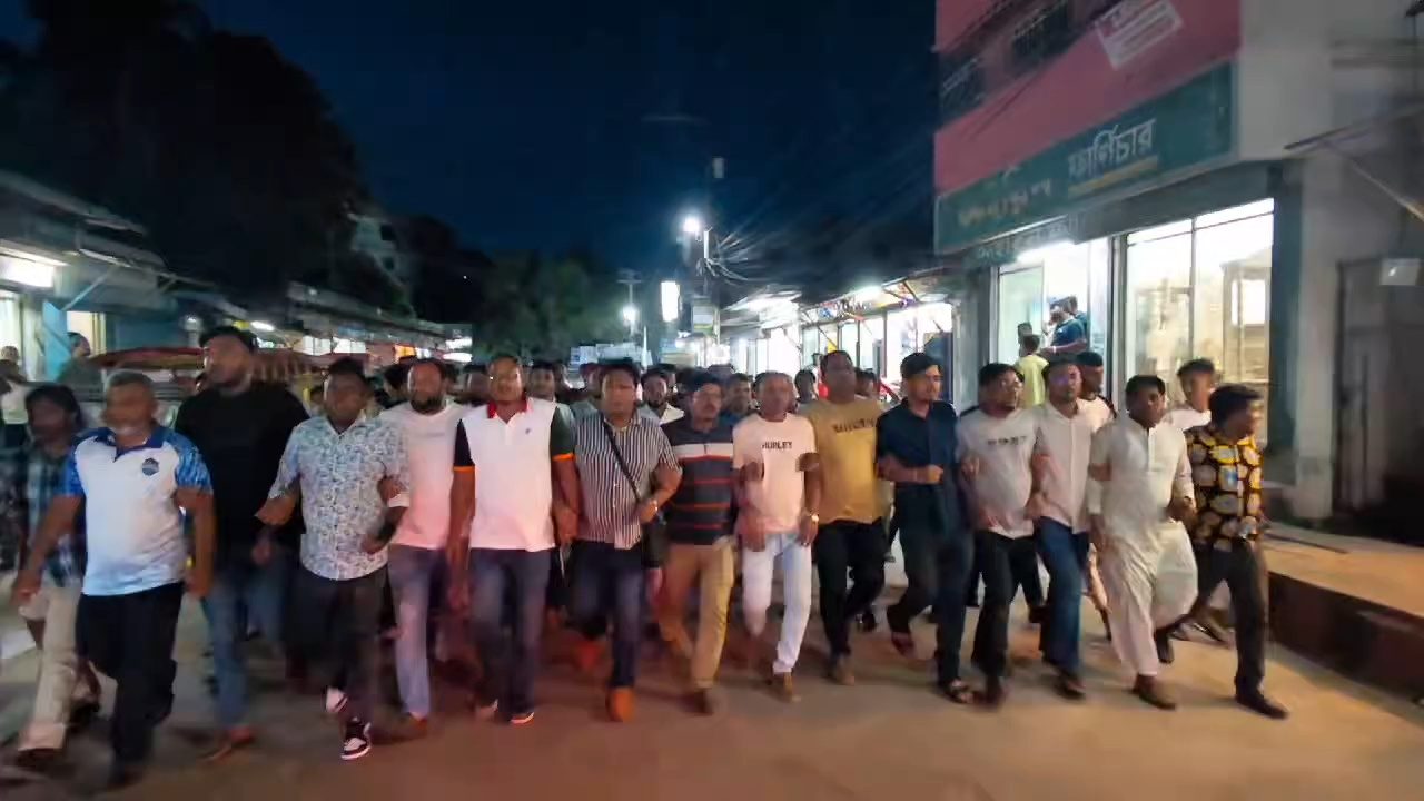 বিপ্লবের শাস্তি নিশ্চিতের দাবিতে শহরে যুবদল-ছাত্রদলের মিছিল