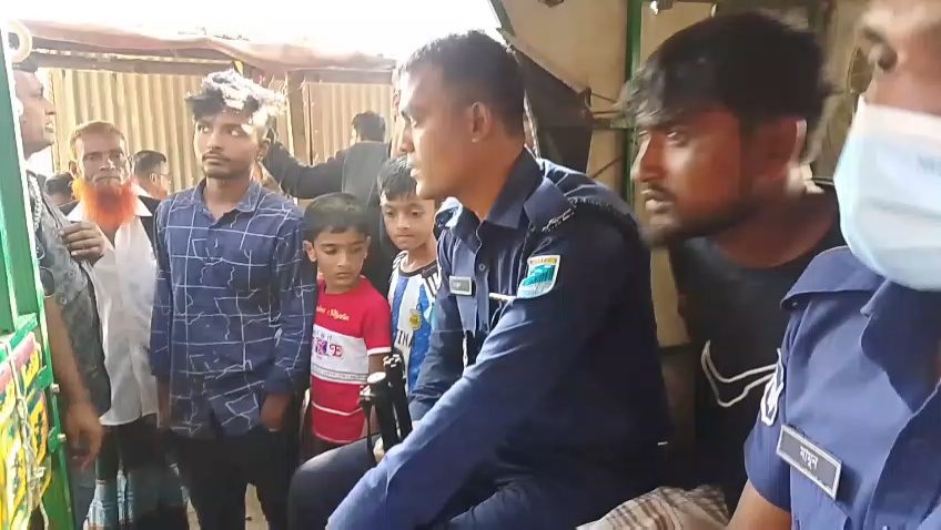 মুন্সীগঞ্জে গজারিয়ায় ডাকাতির সময় হাতেনাতে এক ডাকাত আটক 