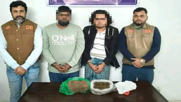 মুন্সীগঞ্জে ৫ কেজি ৮০০ গ্রাম গাঁজাসহ তিন মাদক কারবারিকে আটক