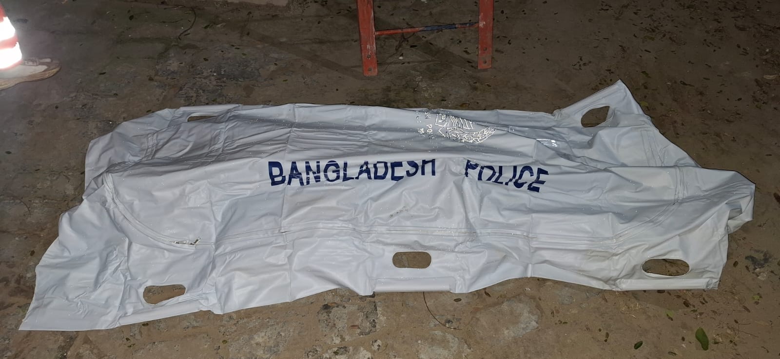 মুন্সীগঞ্জে সিরাজদিখানে নির্মাণাধীন বাড়িতে রহস্যজনক মৃত্যু, অচেতন অবস্থায় উদ্ধার আরেক রংমিস্ত্রি