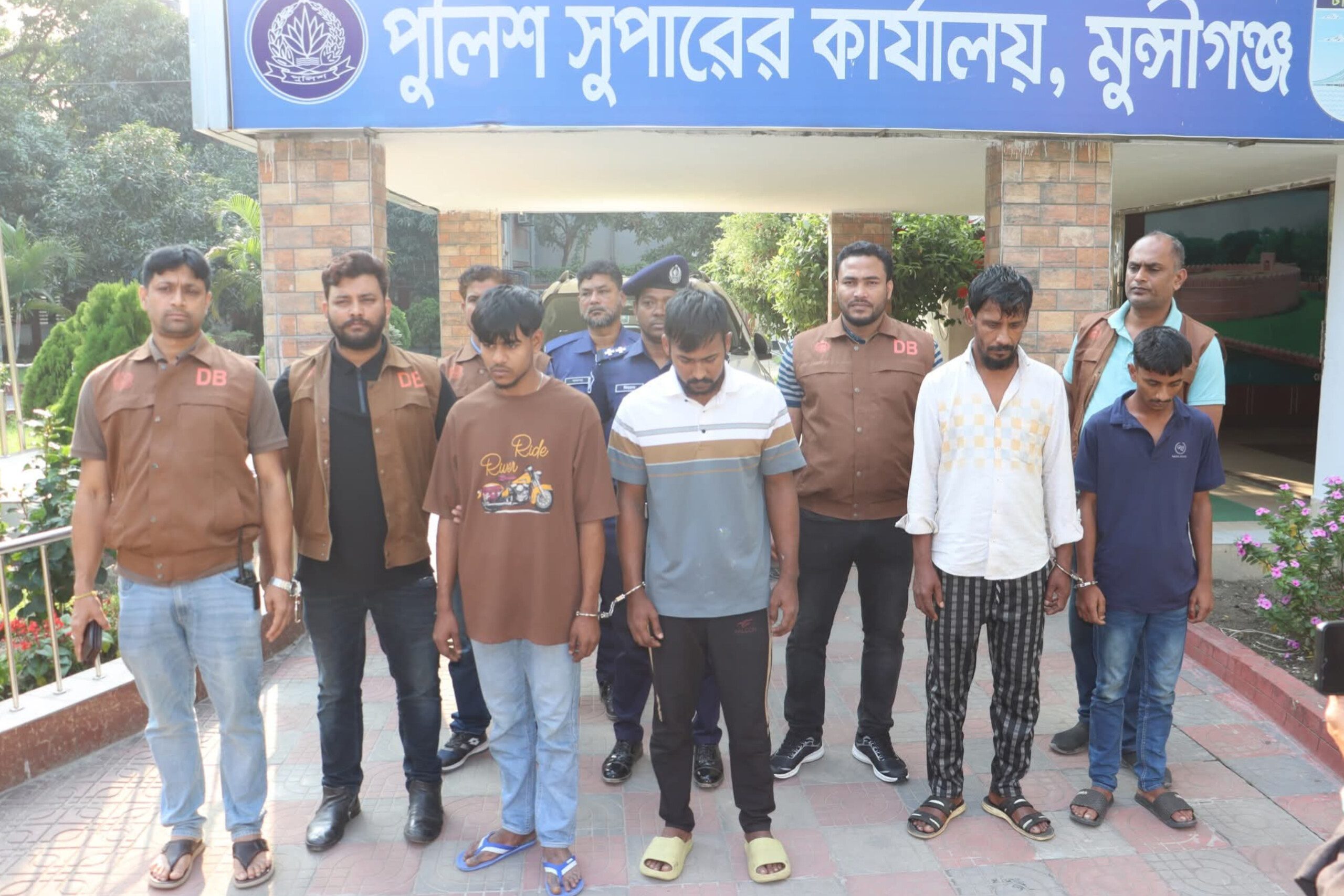 গজারিয়ায় ঘোড়া জবাই কান্ডে গ্রেফতার ৪