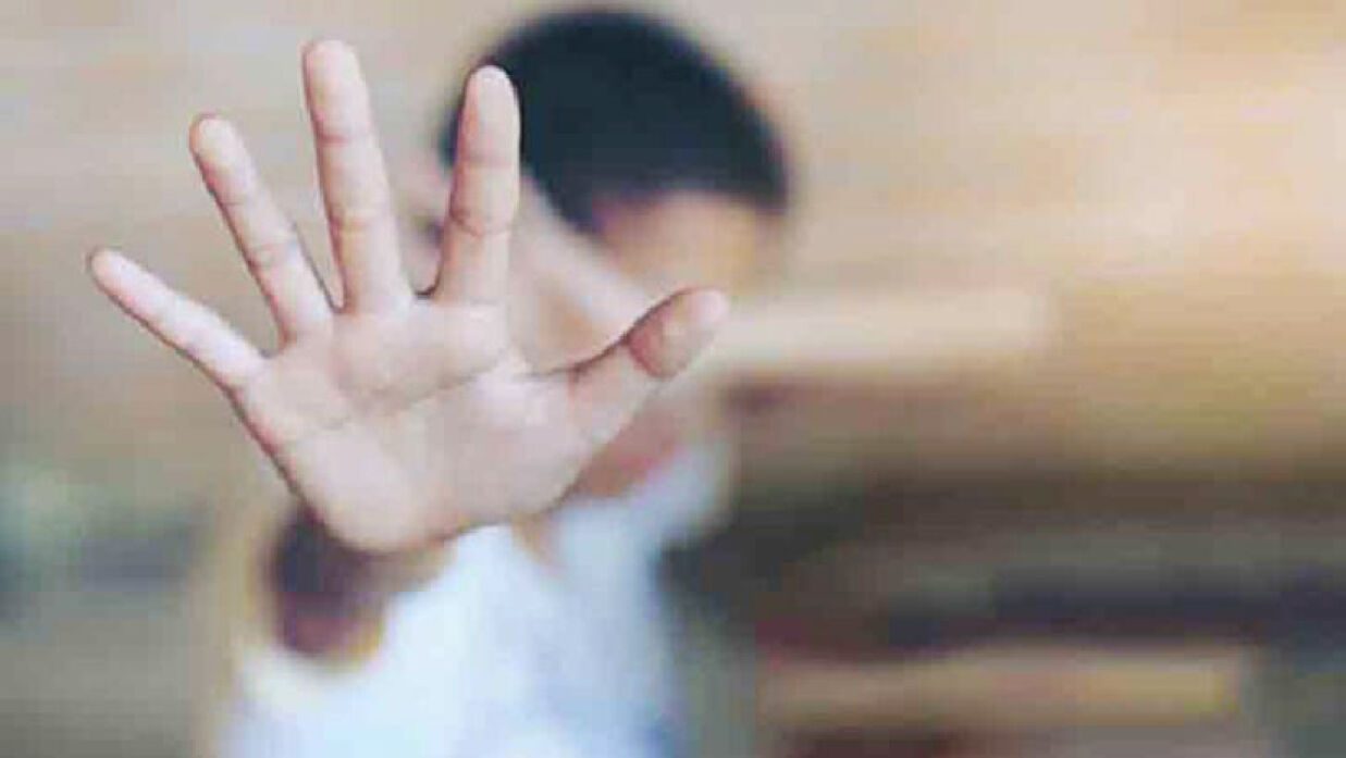 বলৎকারে রাজি না হওয়ায় মাদ্রাসাছাত্রের গলা কেটে হত্যাচেষ্টার অভিযোগ