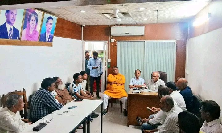 ঢাকায় বিএনপির কেন্দ্রীয় কার্যালয়ে নেতাকর্মীদের সঙ্গে ব্যস্ত সময় পার করলেন রিজভী, সালাম আজাদ ও সপু