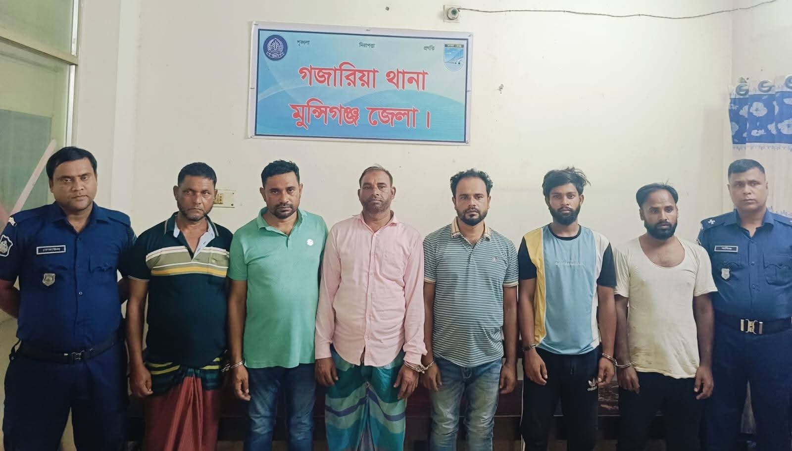 চর বলাকীতে সংঘর্ষ ও ভাঙচুরের ঘটনায় রাজনৈতিক নেতা গিয়াস উদ্দিনসহ আটক ৭