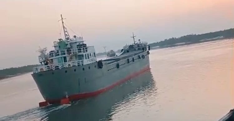 সুন্দরবনে ভারতগামী কার্গো জাহাজে সশস্ত্র ডাকাতি ও গুলিবর্ষণ, নিরাপত্তা নিয়ে উদ্বেগ