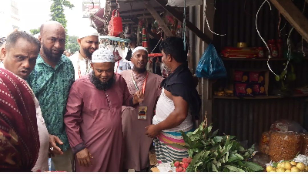 বেতকা ইউনিয়নে চেয়ারম্যান প্রার্থী মোয়াজ্জেম শিকদারের গণসংযোগে জনসাধারণের ব্যাপক সাড়া