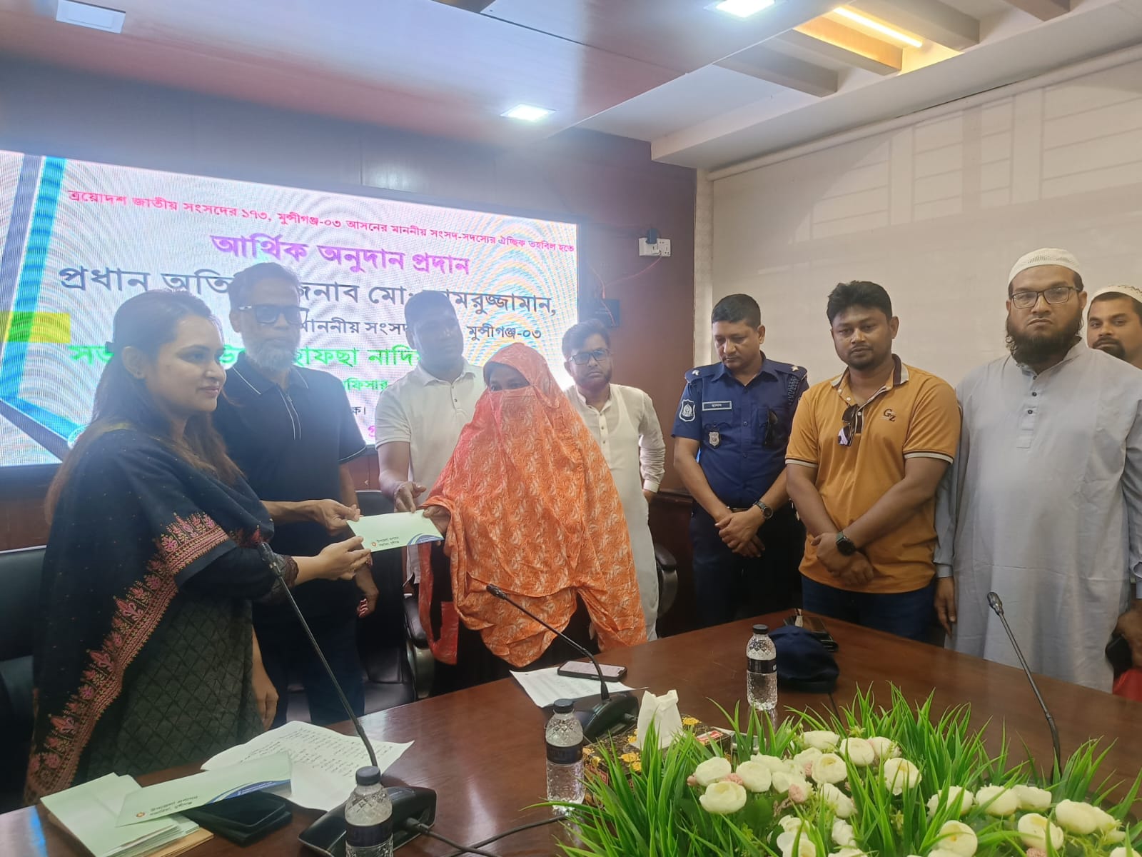দিনব্যাপী একাধিক প্রকল্প কর্মসূচী পরিদর্শন ও সহায়তা অনুষ্ঠানে অংশগ্রহন করেন সংসদ সদস্য মো:কামরুজ্জামান রতন