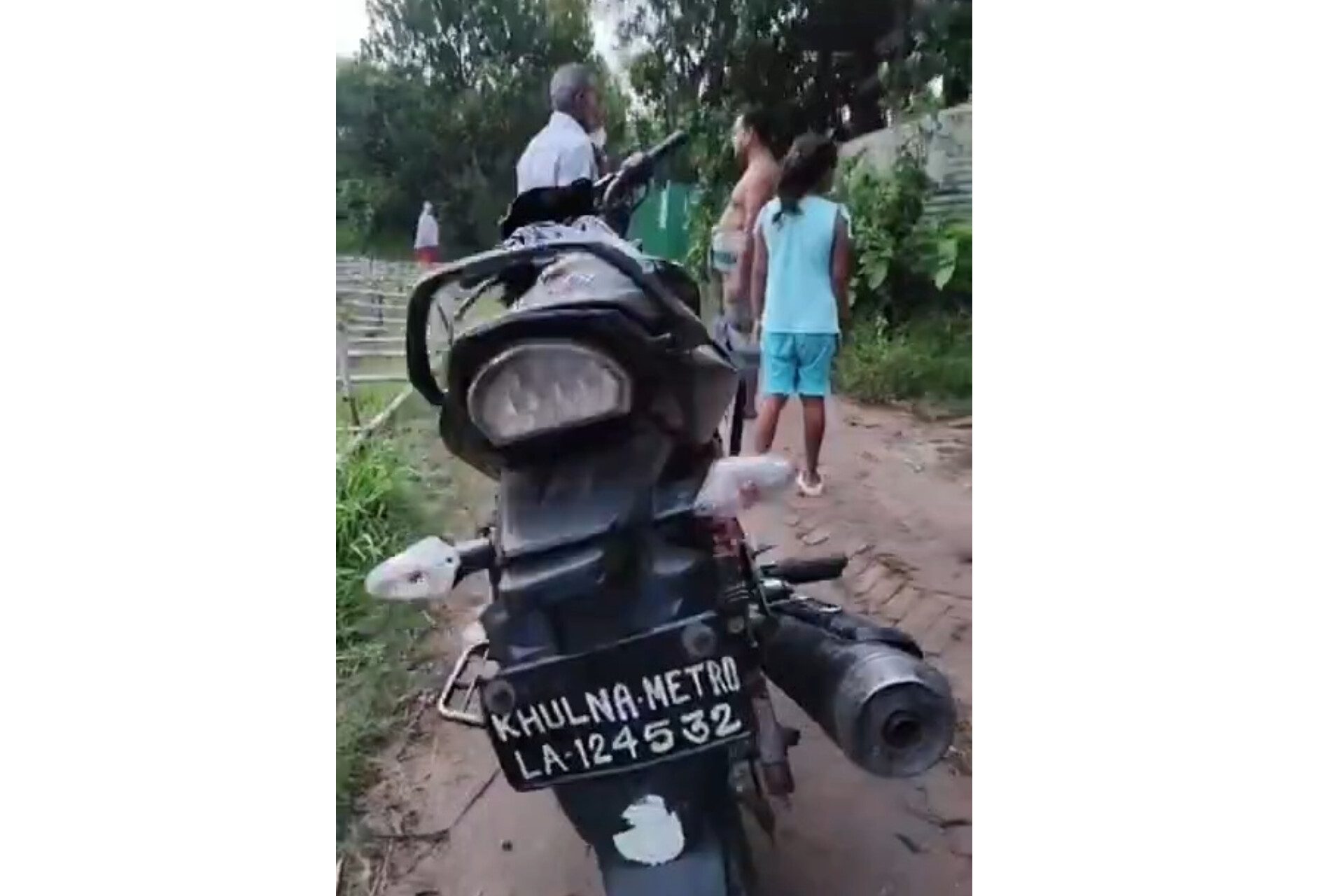 টঙ্গীবাড়িতে ডাকাতির চেষ্টা ব্যর্থ, মোটরসাইকেল ফেলে পালাল দুর্বৃত্তরা