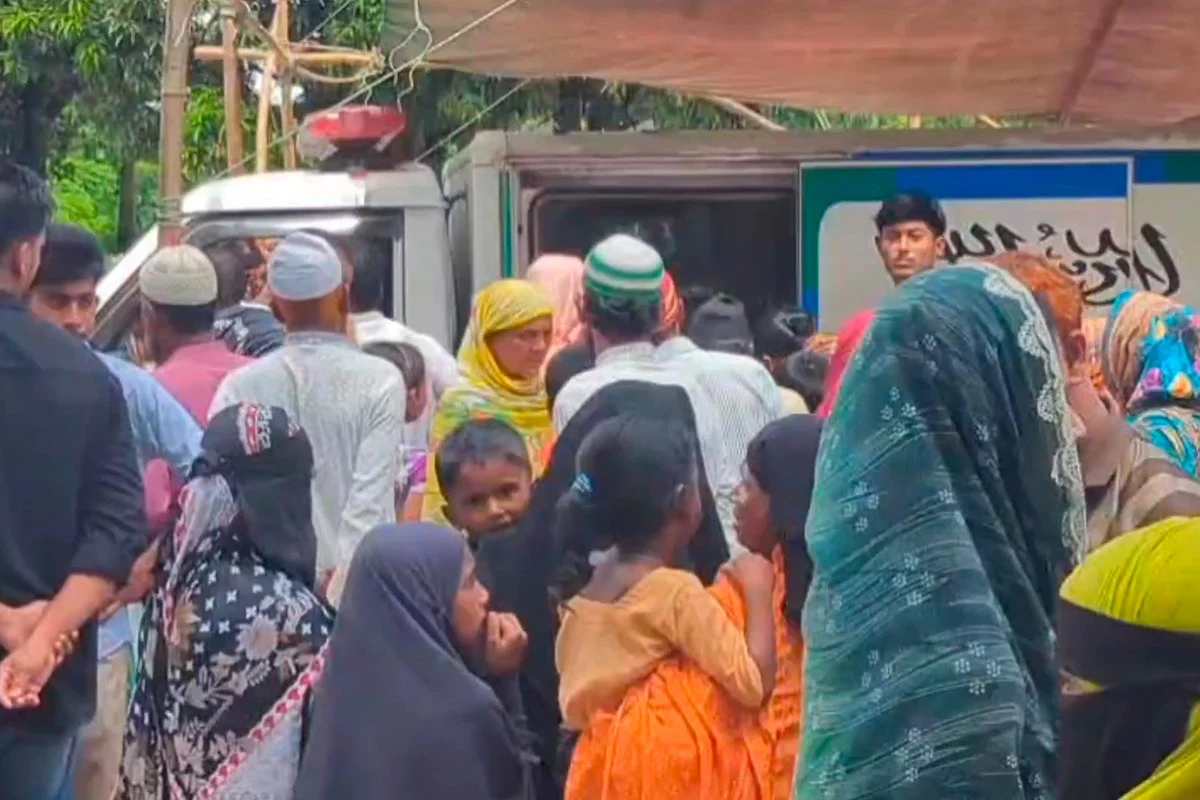 মুন্সীগঞ্জের টঙ্গীবাড়ীতে ইতালিতে ভাইয়ের হাতে ভাই খুন: আড়াই মাস পর দেশে ফিরল নয়নের মরদেহ