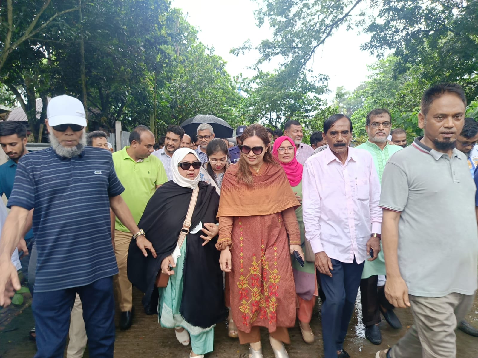 গজারিয়ায় নদীভাঙ্গন এলাকা পরিদর্শন করেন এমপি কামরুজ্জামান রতন  