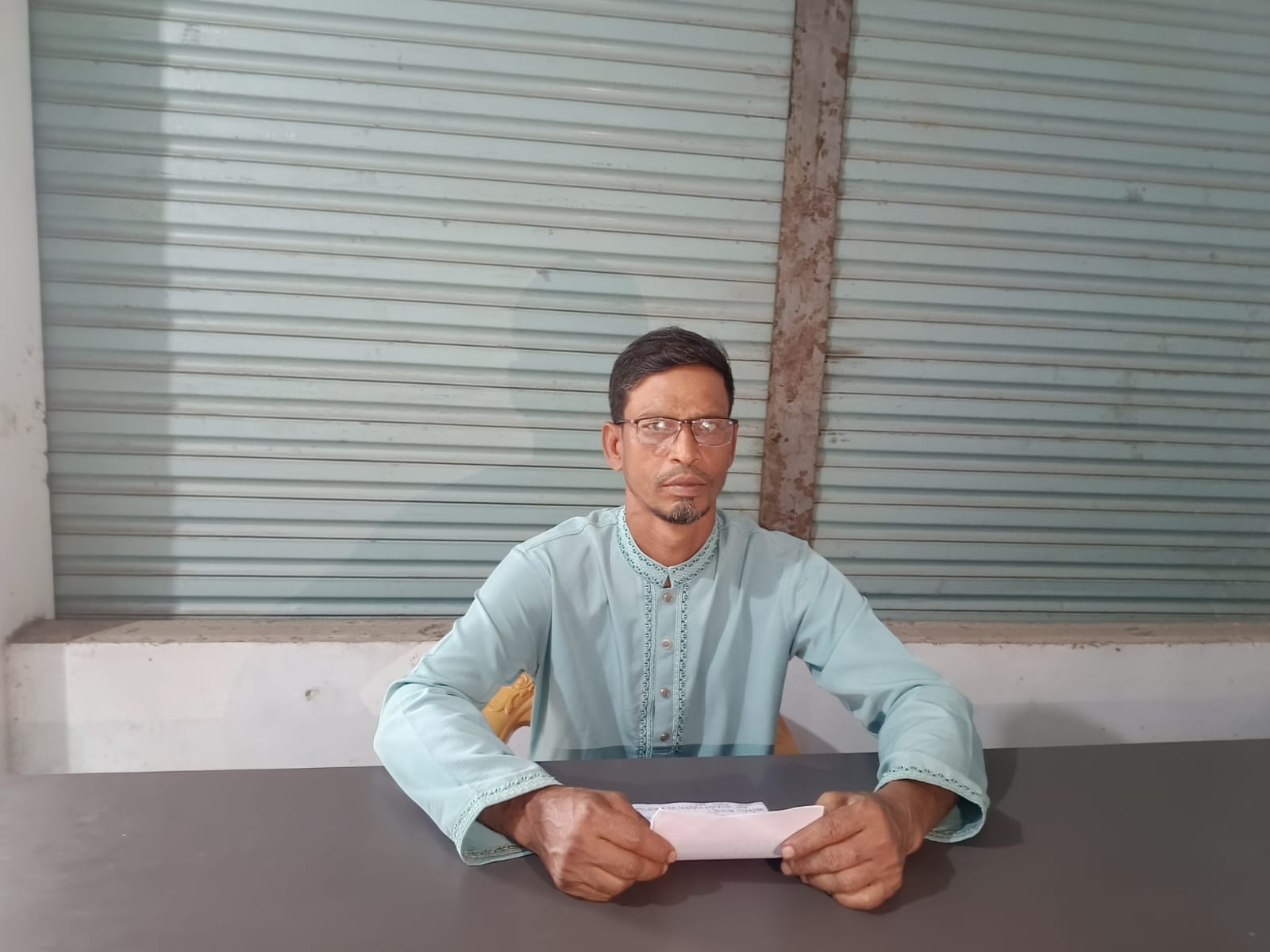 গজারিয়ায় মিথ্যা অপপ্রচারের প্রতিবাদে অবসরপ্রাপ্ত সেনা কর্পোরালের সংবাদ সম্মেলন 