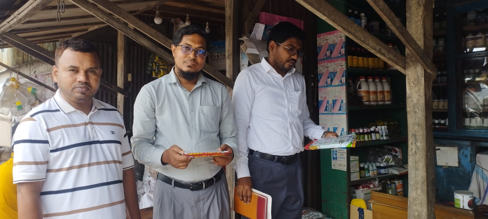 লৌহজংয়ে ভোক্তা অধিকার অভিযানে ৫২ হাজার টাকা জরিমানা