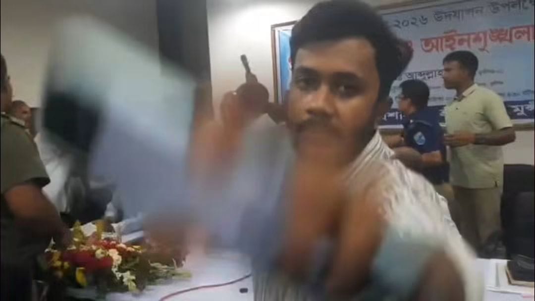শ্রীনগরে আইনশৃঙ্খলা সভায় সাংবাদিকদের কাজে বাধার অভিযোগ